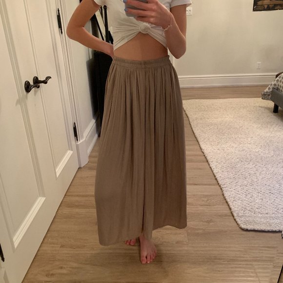 Uniqlo flowy skirt pants - Picture 2 of 4